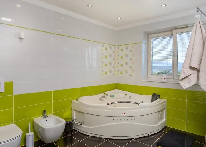 Villa Grande Heated Pool&Whirpool&Sauna&Pet Friendly Krk