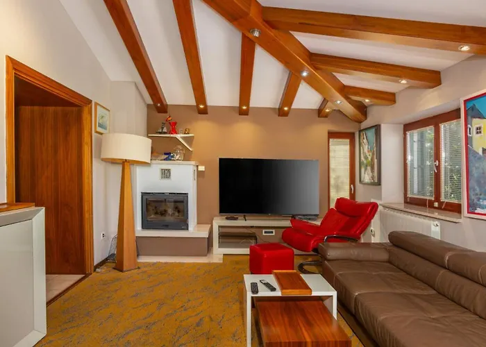 Villa Grande Heated Pool&Whirpool&Sauna&Pet Friendly Krk 别墅 *