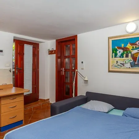 Beautiful Grande With Pool Island Krk Gostinjac